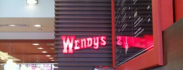 Wendy’s is one of สถานที่ที่ El Topo ถูกใจ.