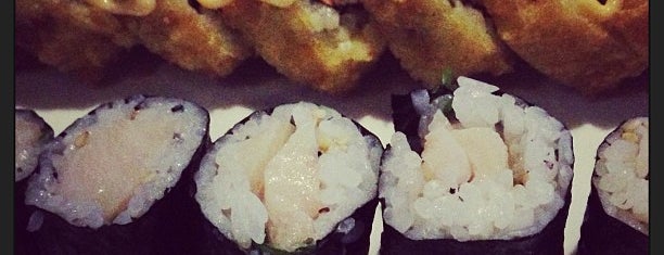 Blue Ocean Sushi & Asian Grill is one of Locais curtidos por Eve.