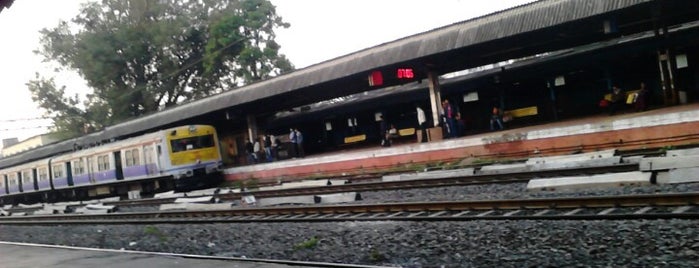 Khadki Railway Station is one of Pune_Chinchwad_Local_List.