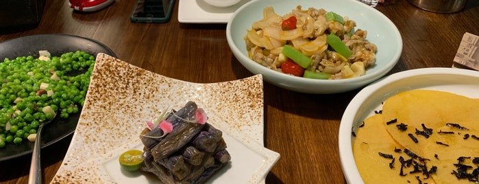 花房餐厅 is one of Hang Zhou Eats 杭州美食.