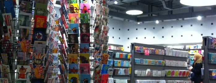 Paperchase is one of London random notes.