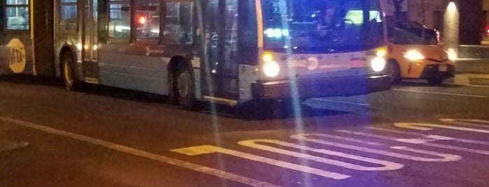 MTA Bus - 2 Av & E 34 St (M15) is one of Nancerellaさんのお気に入りスポット.