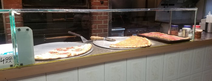 Pipitone's Pizza & Pasta is one of Pizzaiolo Badge - New York Venues.