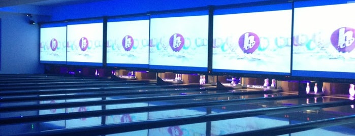 Papa's Bowling Lounge is one of Guide to Maracaibo's best spots.