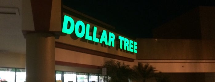 Dollar Tree is one of Tempat yang Disukai Kyra.