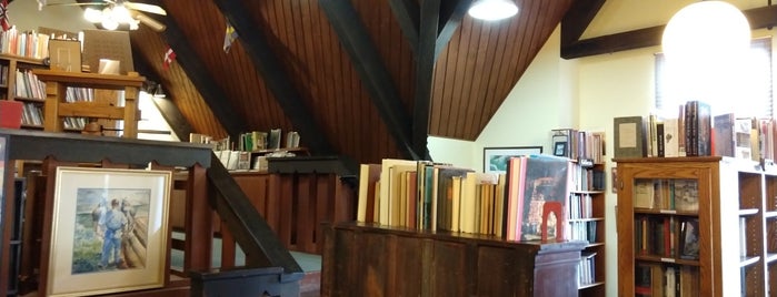 The Book Loft is one of สถานที่ที่บันทึกไว้ของ Kimmie.