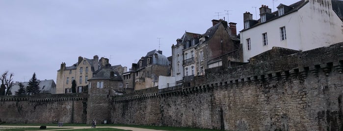 Jardin des Remparts is one of สถานที่ที่ Philippe ถูกใจ.