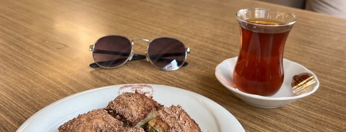 Öz Diyarbakır Kadayıfçı Murat Usta is one of Elazığ'da Café ve Yemek Keyfi.