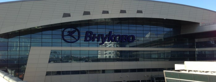 Vnukovo International Airport (VKO) is one of Locais curtidos por Onur.