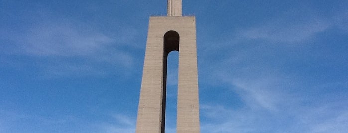 Статуя Христа is one of Lisbon.