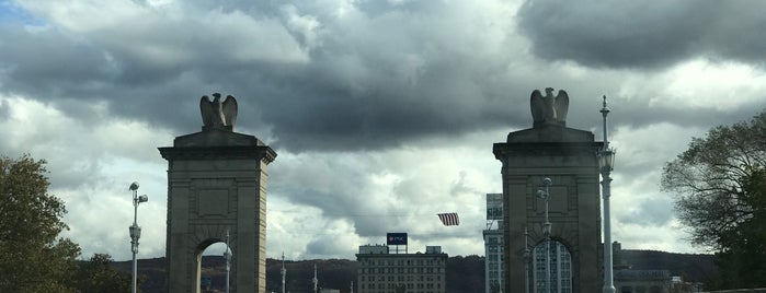 Market Street Bridge is one of Bridges I've crossed!.