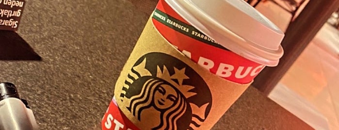 Starbucks is one of 🇹🇷さんのお気に入りスポット.