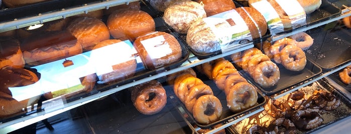 LaMar's Donuts and Coffee is one of Signage.