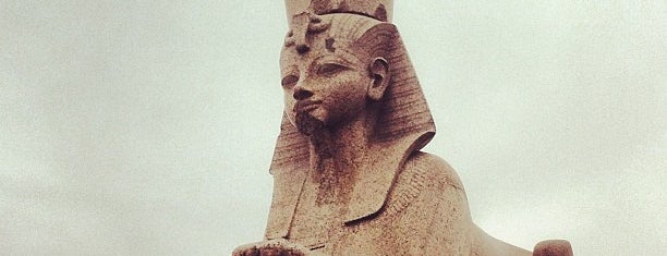 Quay with Sphinxes is one of สถานที่ที่ 🇺🇦Viktoriia ถูกใจ.