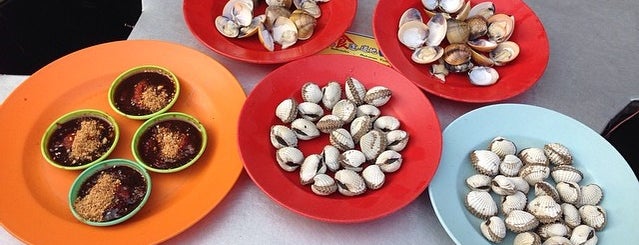 Longkang (Famous La La & Si Ham) is one of Melaka Food Hunt List.