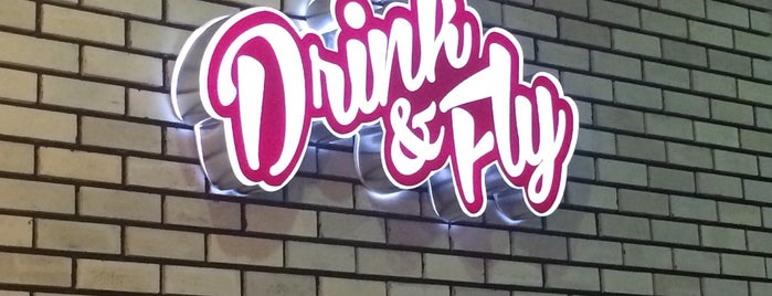 Drink & Fly (Wings, Ribs & Beer) is one of สถานที่ที่ Rafa ถูกใจ.