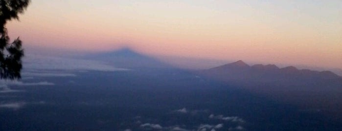 Mount Agung Summit is one of Бали.