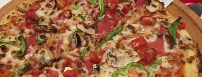 Adam's Pizza is one of Nagehan : понравившиеся места.