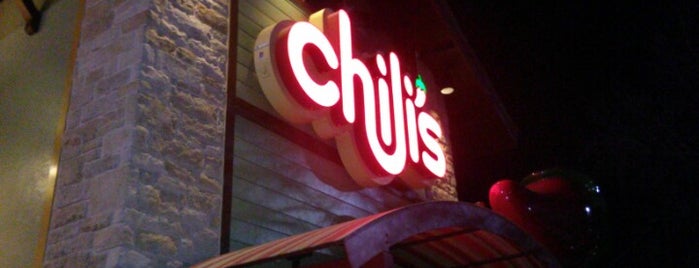 Chili's Grill & Bar is one of Tempat yang Disukai Melissa.