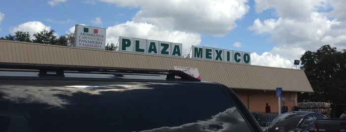 Plaza Mexico is one of สถานที่ที่บันทึกไว้ของ Kimmie.