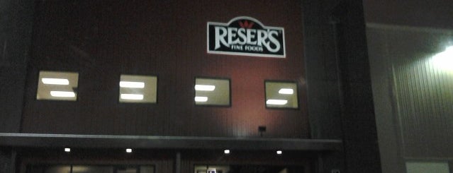 Reser's Refrigerated Food is one of Lugares favoritos de Vicky.
