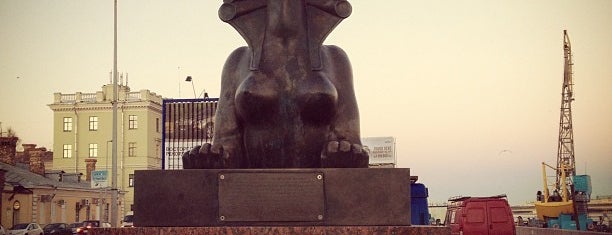 Памятник жертвам политических репрессий is one of В обход Невского - небанальные места в Петербурге.
