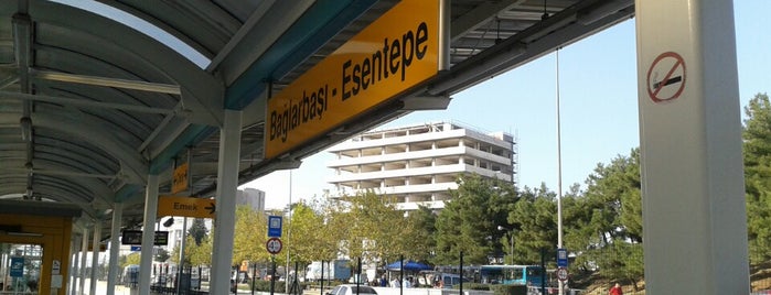 Bağlarbaşı - Esentepe Metro İstasyonu is one of M1 Emek - Kestel Metro Hattı.