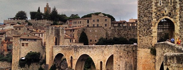Pont de Besalú is one of Girona.