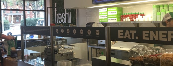 Freshii is one of hさんのお気に入りスポット.