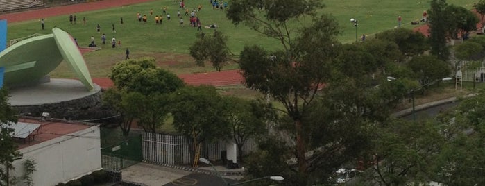 Pista de atletismo Villa Olímpica is one of สถานที่ที่ Mary Toña ถูกใจ.