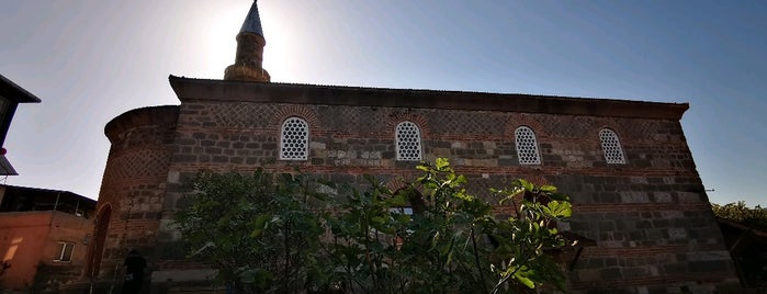 Fatih Camii is one of Tempat yang Disimpan Gül.