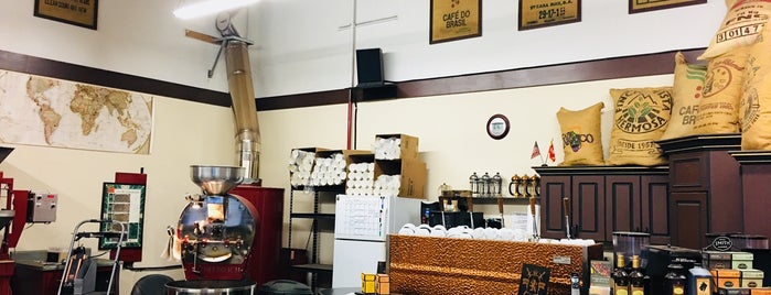 Caffe Lusso is one of Lugares guardados de Kostas.