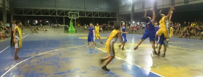 Berapit "Gong Kuan" Basketball Court is one of Tempat yang Disukai ꌅꁲꉣꂑꌚꁴꁲ꒒.