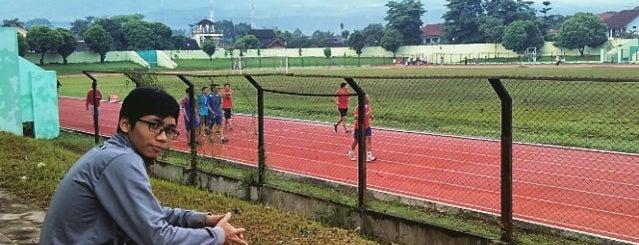 Stadion Kridanggo is one of Posti che sono piaciuti a Chloe.