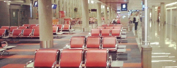 Terminal C is one of Gustavo : понравившиеся места.