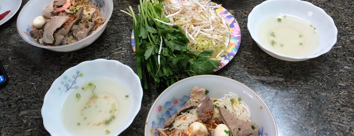 Hủ Tiu Nam Vang TyLum is one of Danh sách quán ăn 2.