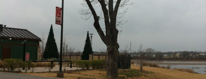 River Parks-41st Street Plaza is one of Tulsa.