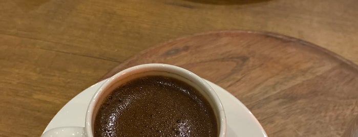 Alfred’s Croissants & Coffee is one of Bursa Kahvecileri.