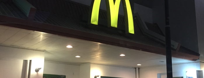 McDonald's is one of Top 10 dinner spots in Qatar.
