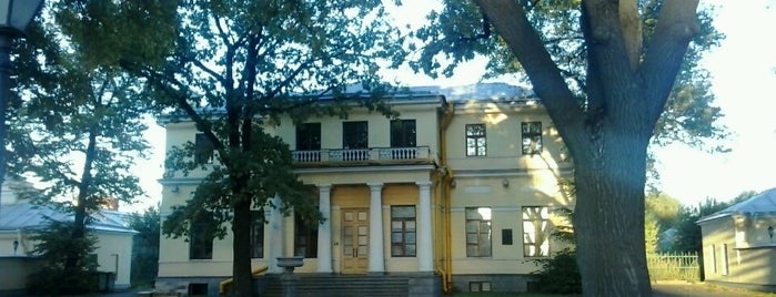 Таврический сад is one of Петроградище.