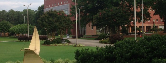 Kennesaw State University is one of Juliaさんの保存済みスポット.