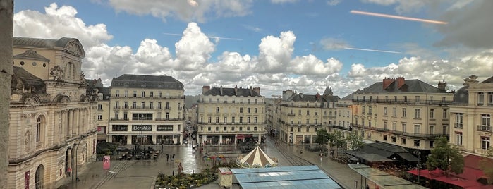 Place du Ralliement is one of La vie en grand.