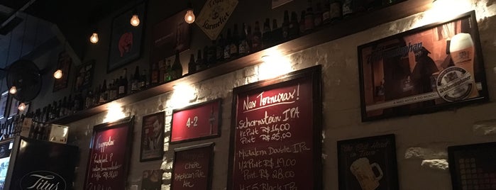 Titus Bar is one of cerveja.