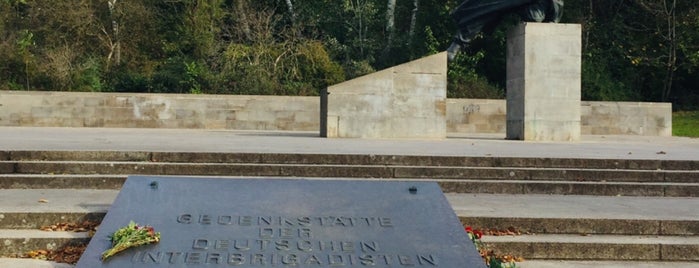 Gedenkstätte für die Interbrigadisten im Spanischen Bürgerkrieg is one of Favoritos Berlin.