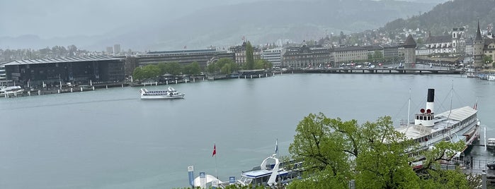 Luzern - Lucerne - Lucerna is one of สถานที่ที่ Lizzie ถูกใจ.