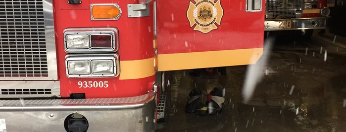 Philadelphia Fire Department : Engine 35 & Ladder 25 is one of Tempat yang Disukai Kate.
