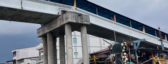 Kuala Sepetang Bridge 十八丁橋 is one of Kuala Sepetang Perak.