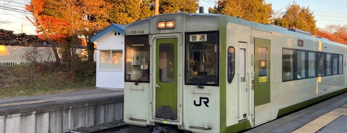 三岡駅 is one of JR 고신에쓰지방역 (JR 甲信越地方の駅).