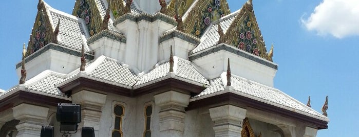 Bangkok City Pillar Shrine is one of POI.
