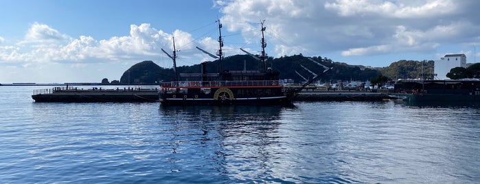 まどが浜海遊公園 is one of 伊豆.